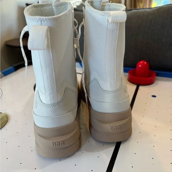 Ugg The Lug Boots By Ugg - Picture 5 of 8